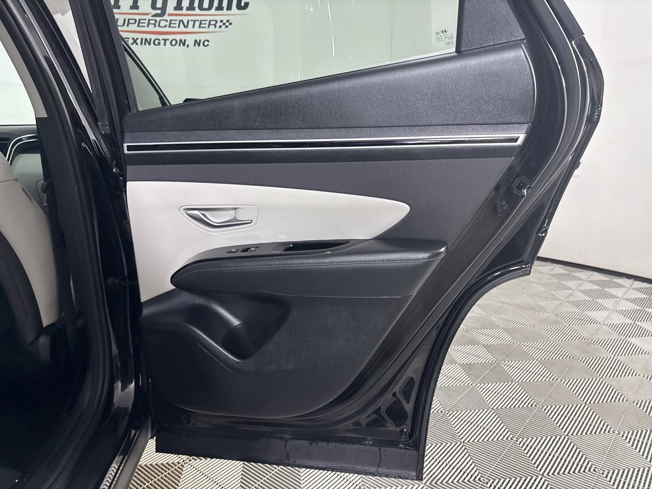 Used 2024 Hyundai Tucson Limited FWD image 29