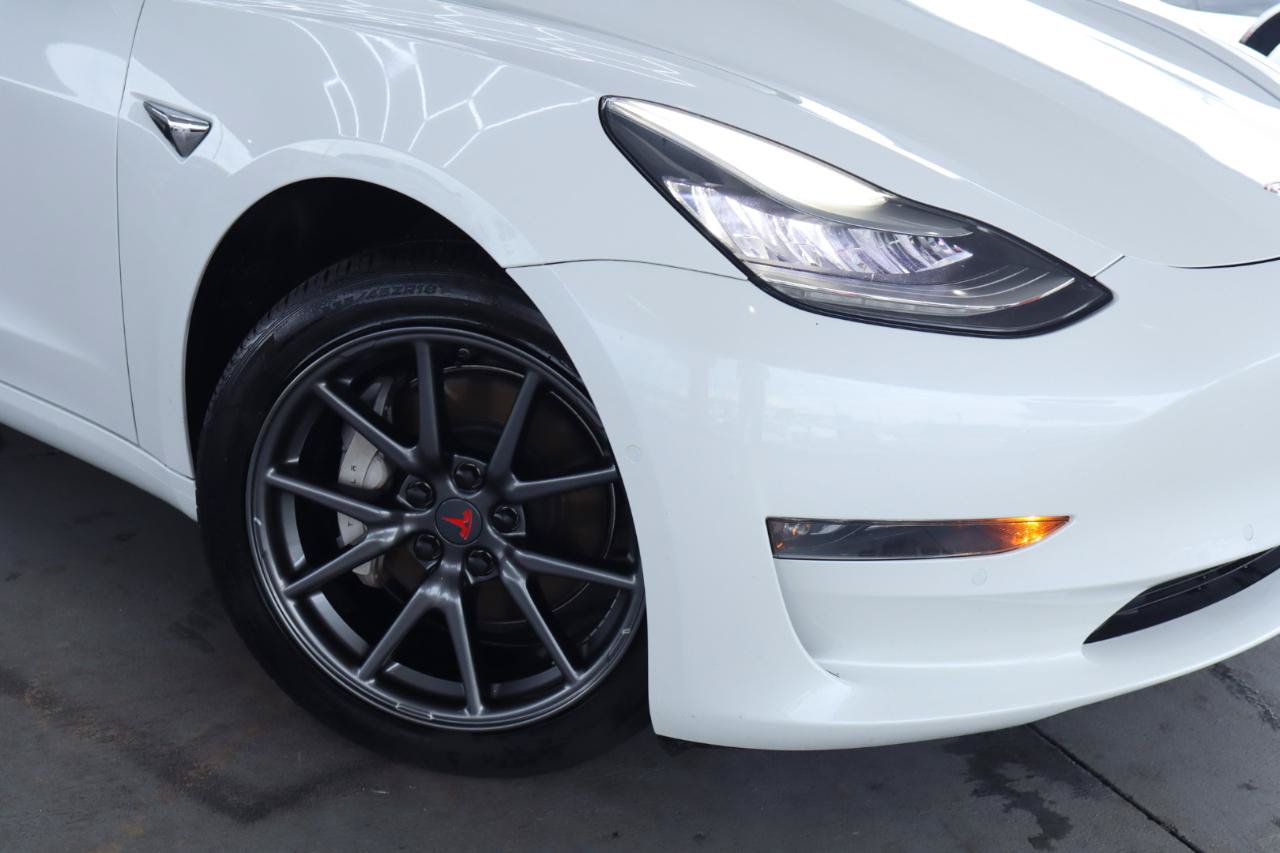 Used 2019 Tesla Model 3 Standard Range Plus RWD image 4