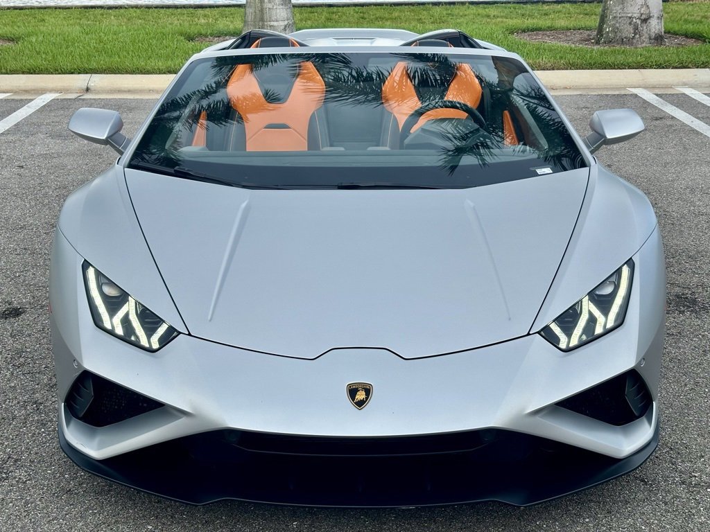 Used 2021 Lamborghini Huracan EVO image 3