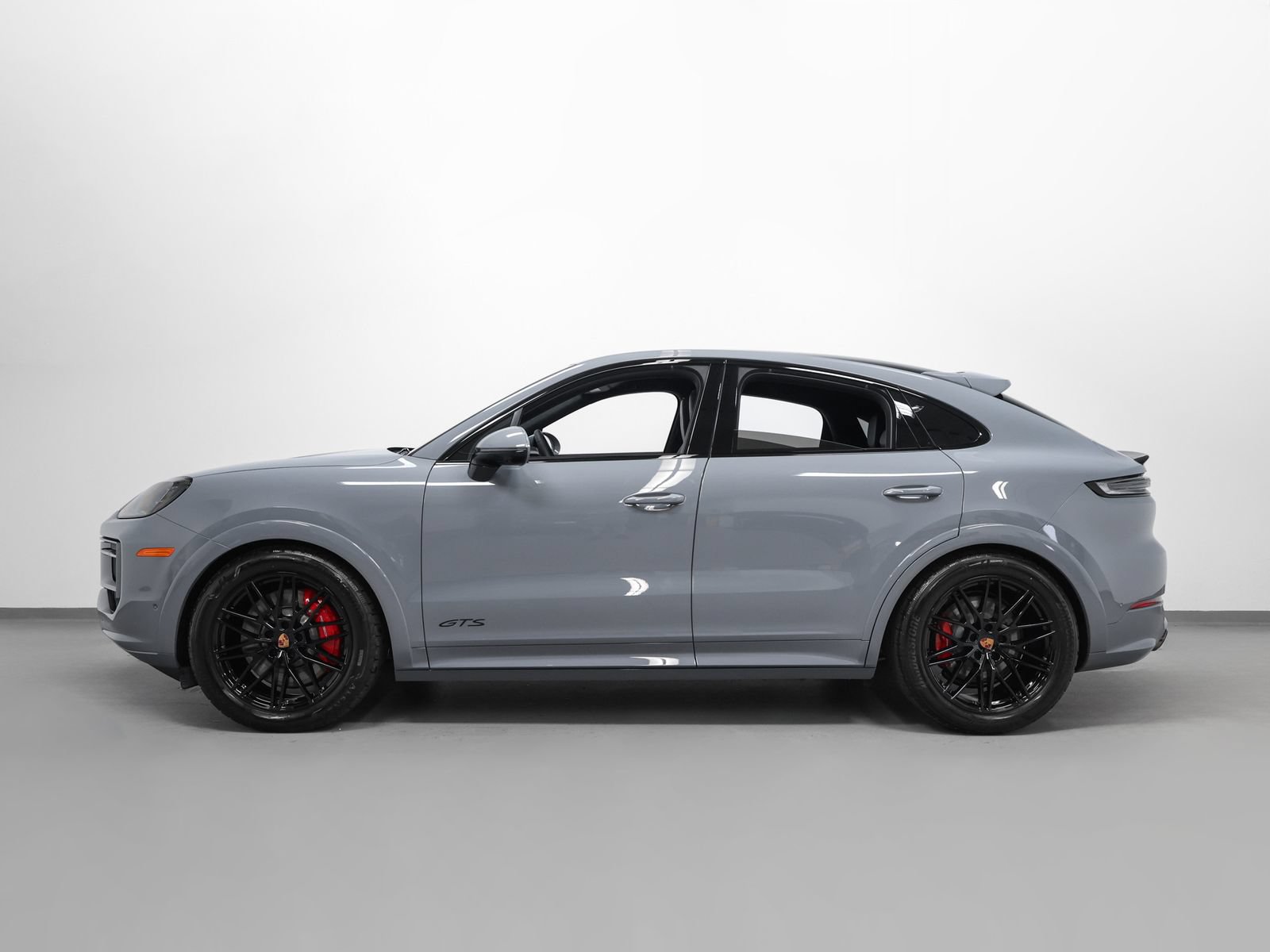 New 2026 Porsche Cayenne GTS AWD/4WD image 2