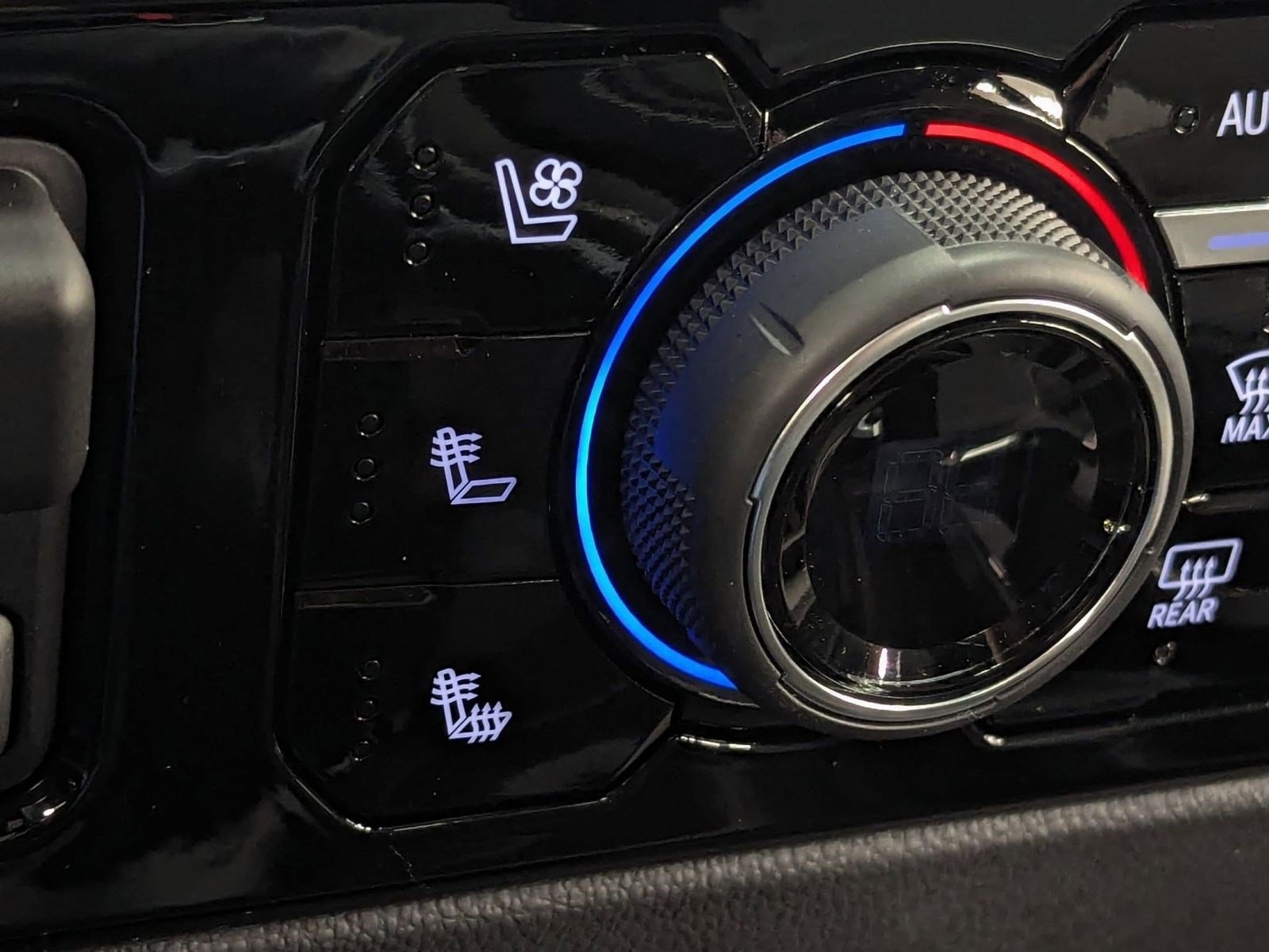 Used 2023 Chevrolet Silverado 1500 ZR2 w/ Technology Package image 32