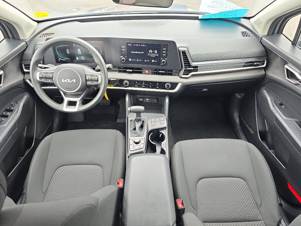 Used 2025 Kia Sportage LX image 20