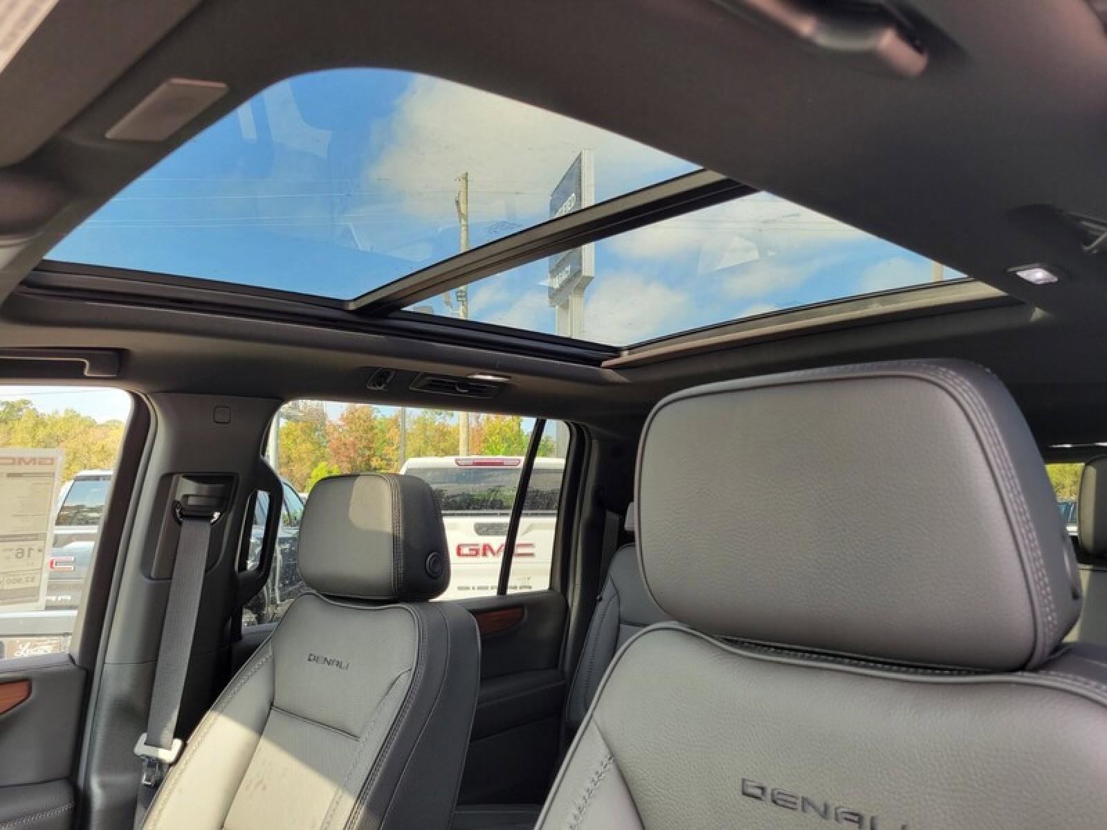New 2026 GMC Yukon XL Denali image 26