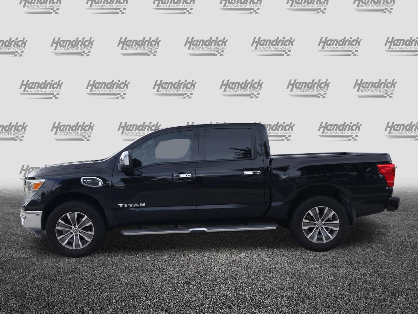 Used 2017 Nissan Titan SL w/ SL Towing Convenience Package AWD/4WD image 6