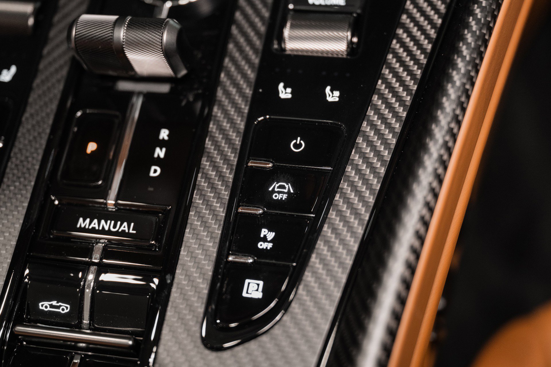 New 2026 Aston Martin DB12 Volante image 32