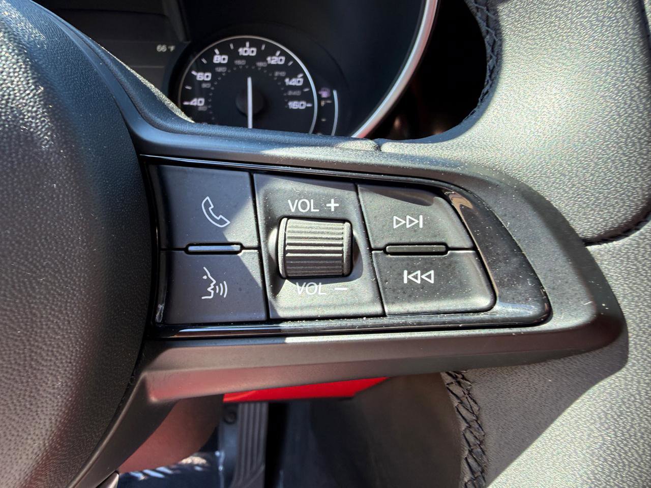 Used 2020 Alfa Romeo Giulia Ti w/ Nero Edizione image 15