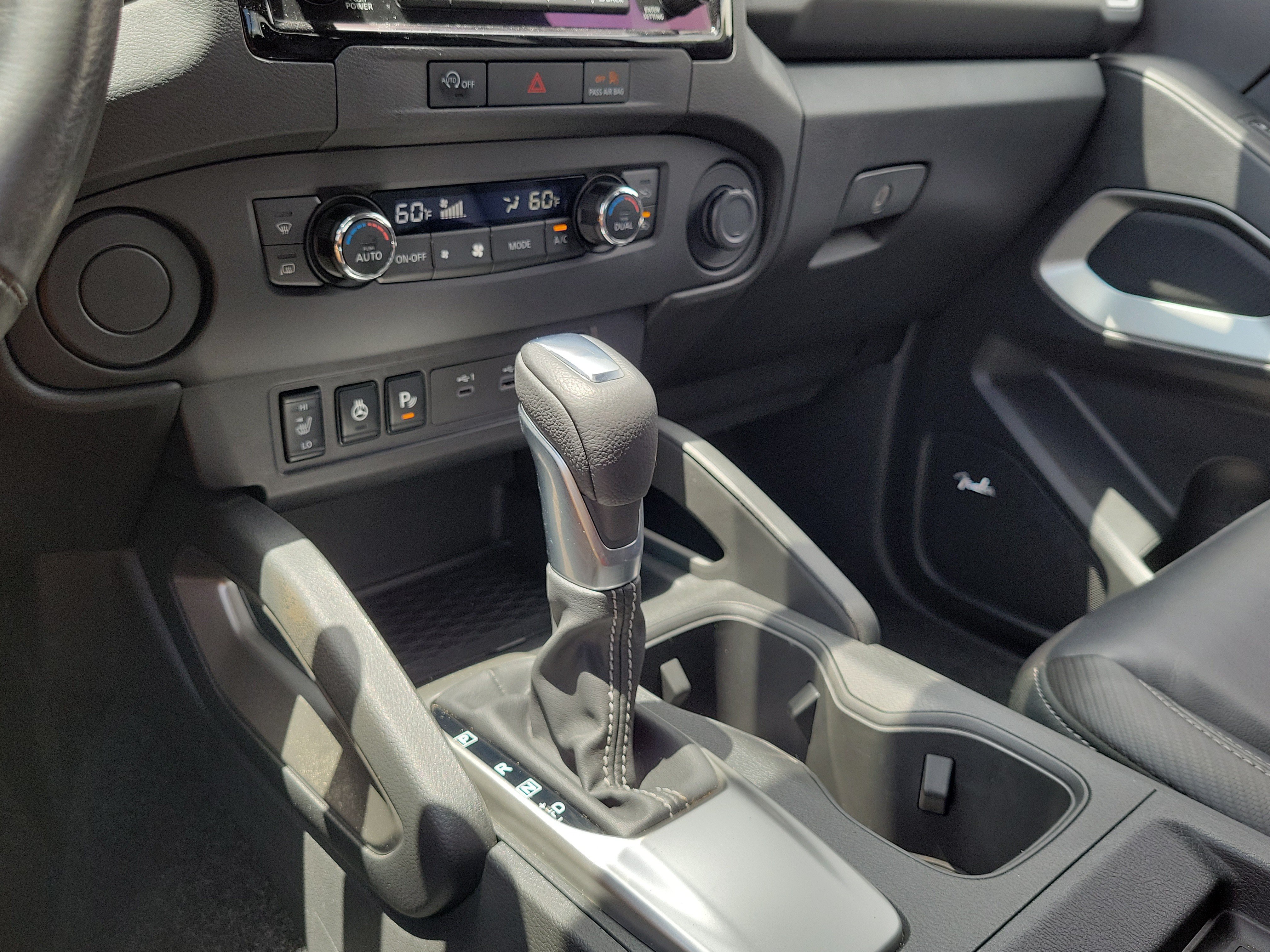 Used 2024 Nissan Frontier SL w/ Technology Package RWD image 28