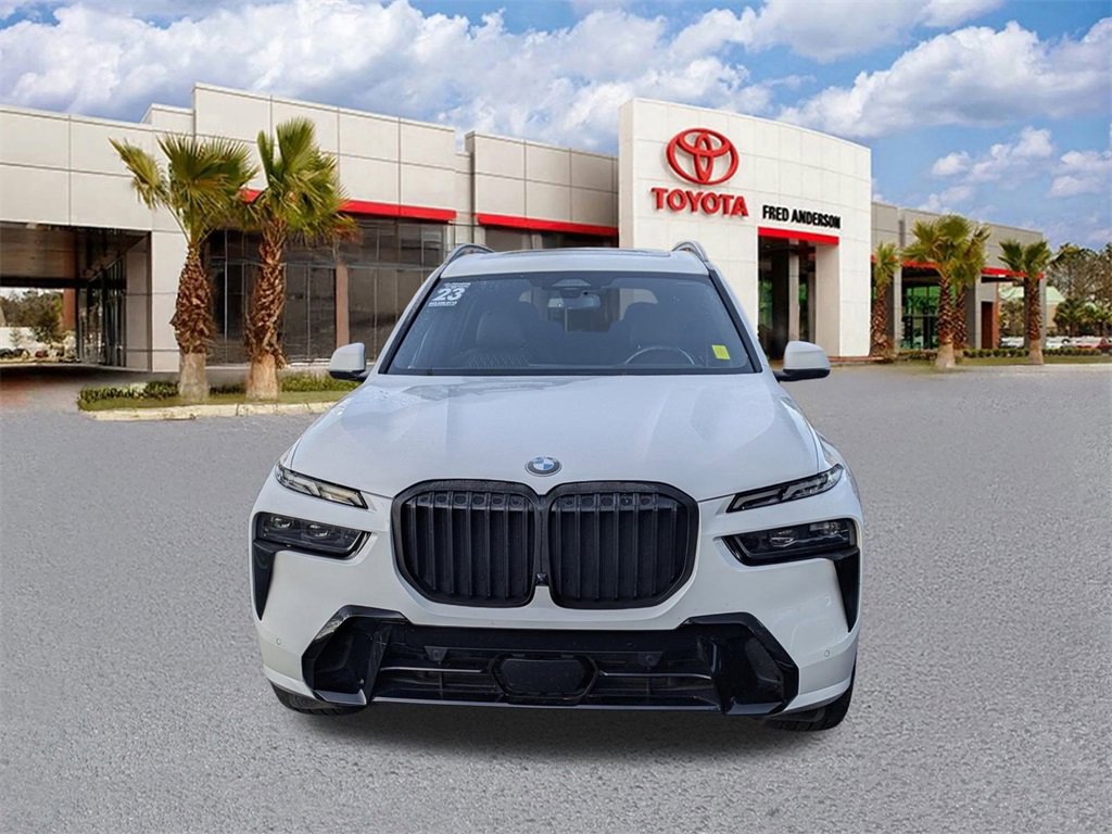 Used 2023 BMW X7 xDrive40i w/ Executive Package image 9