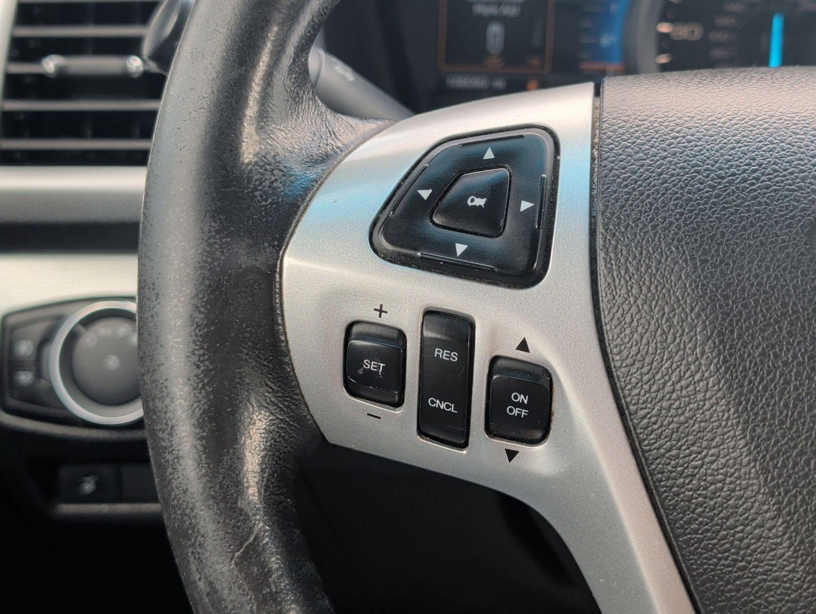 Used 2015 Ford Explorer XLT w/ Equipment Group 202A FWD image 14
