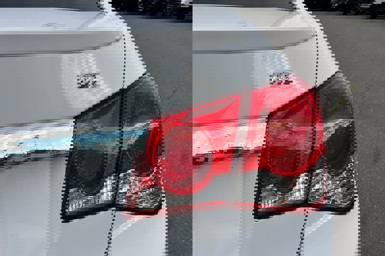 Used 2014 Chevrolet Cruze LTZ w/ RS Package image 27