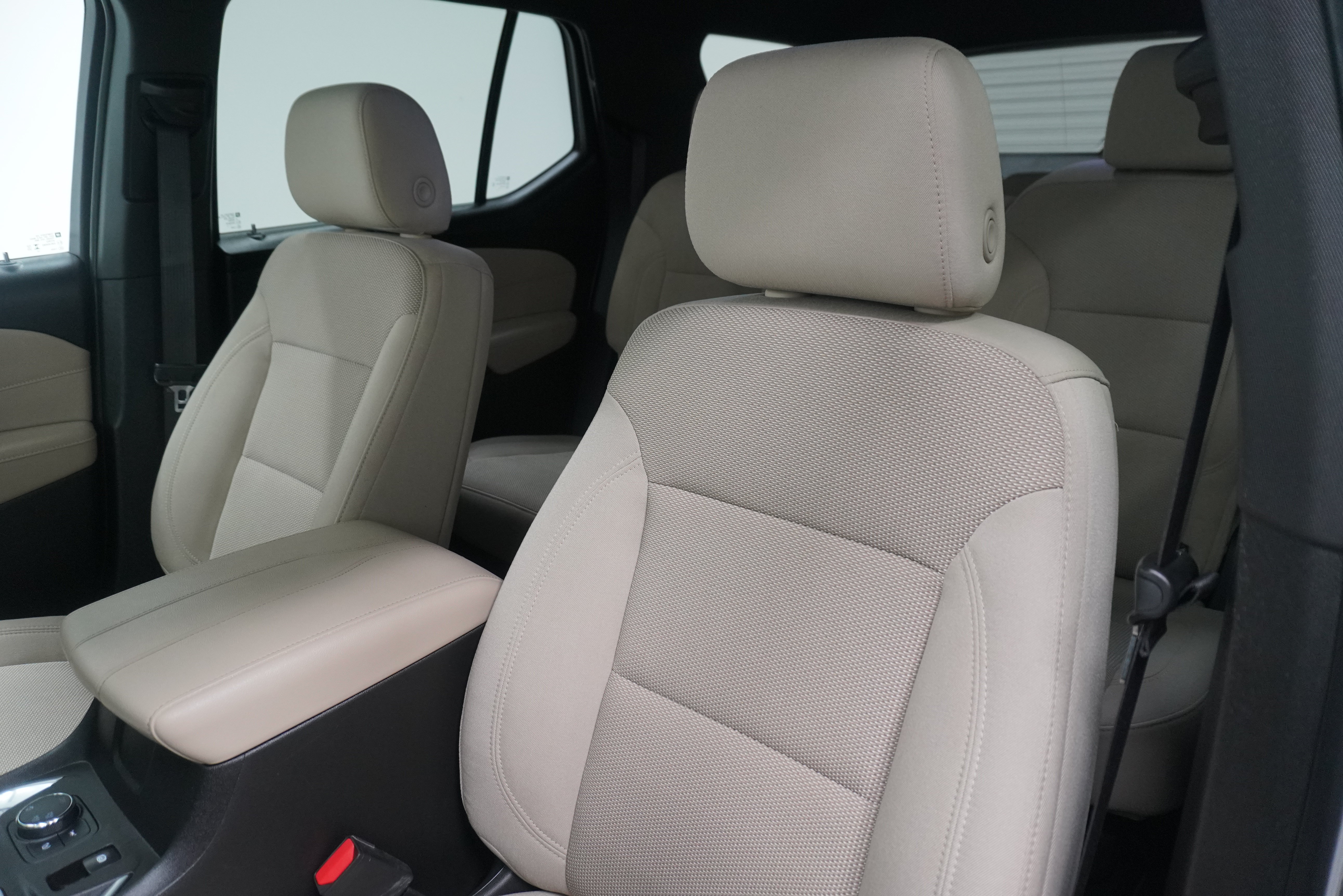 Used 2023 Chevrolet Traverse LT w/ LPO, Cargo Package AWD/4WD image 11