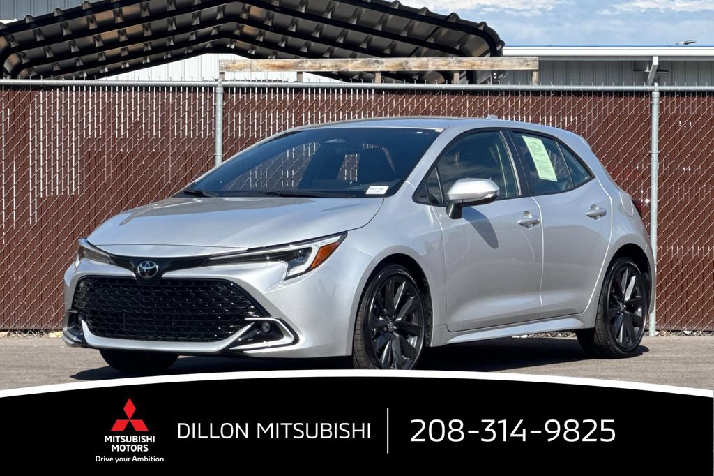 Used 2025 Toyota Corolla XSE FWD image 8