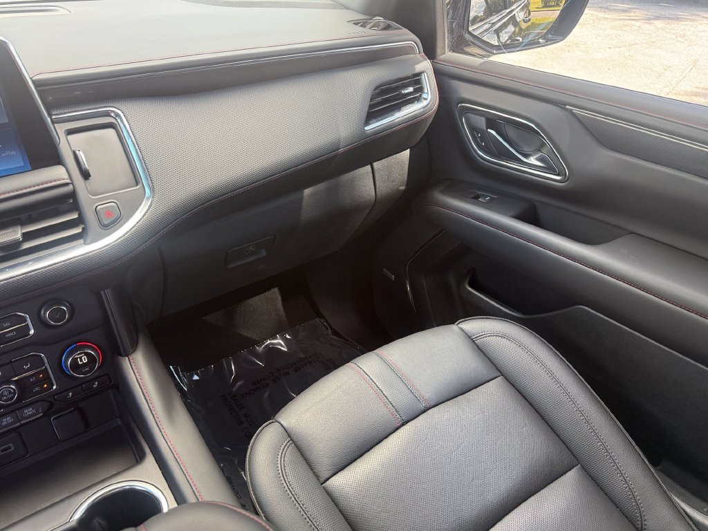 Used 2024 Chevrolet Suburban RST w/ Luxury Package RWD image 16