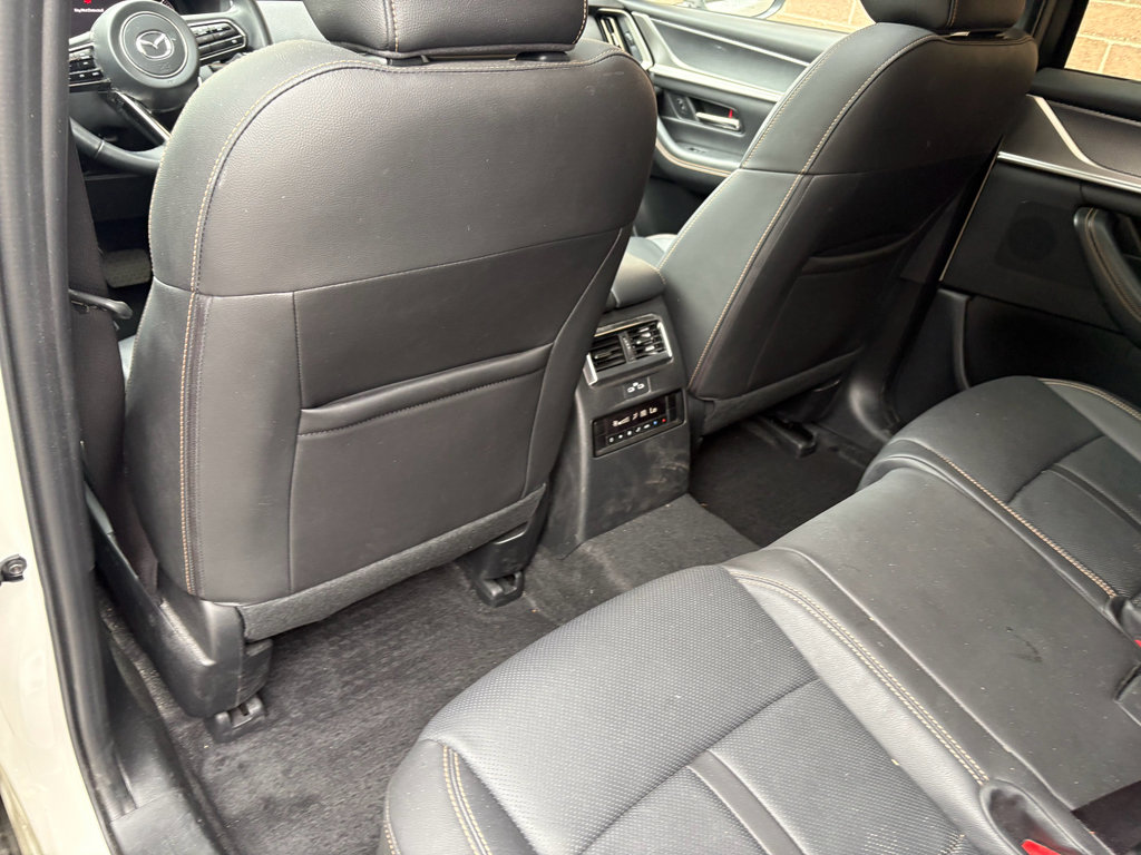 Used 2024 MAZDA CX-90 Plug-In Hybrid w/ Preferred AWD/4WD image 17