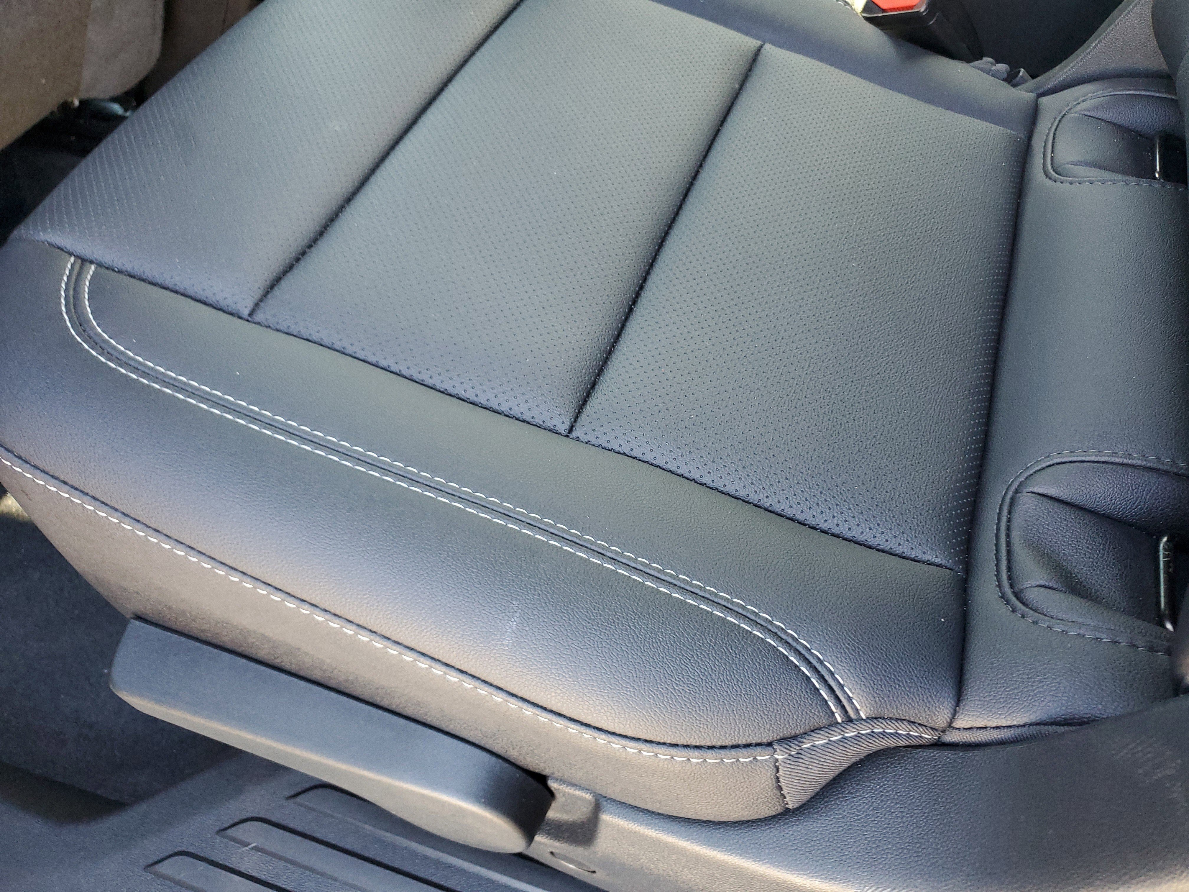 Used 2025 Chevrolet Traverse LT image 14