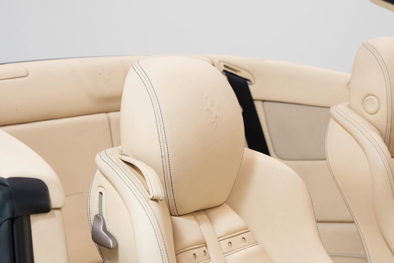 Used 2010 Ferrari California RWD image 63