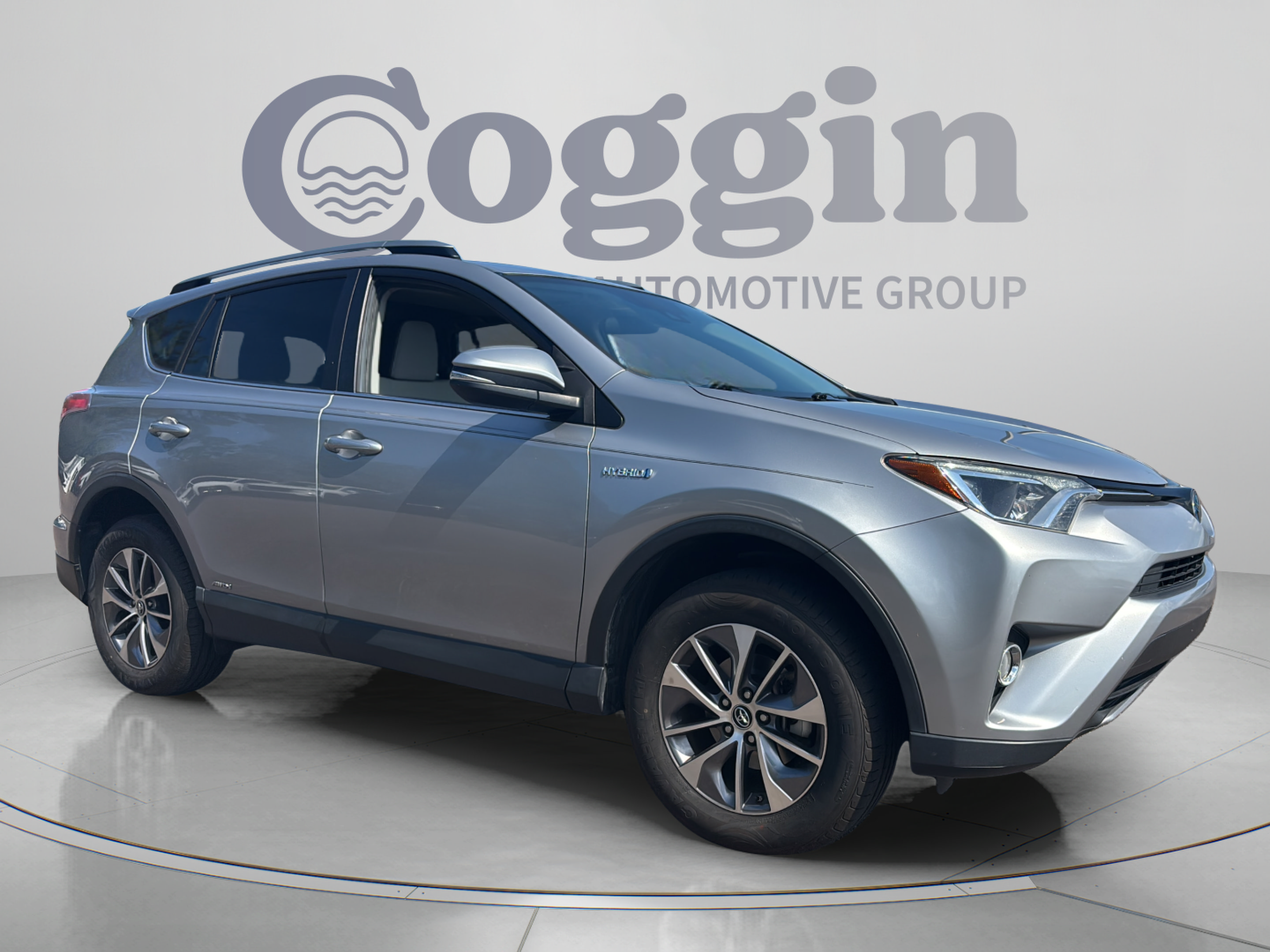 Used 2017 Toyota RAV4 XLE AWD/4WD image 7