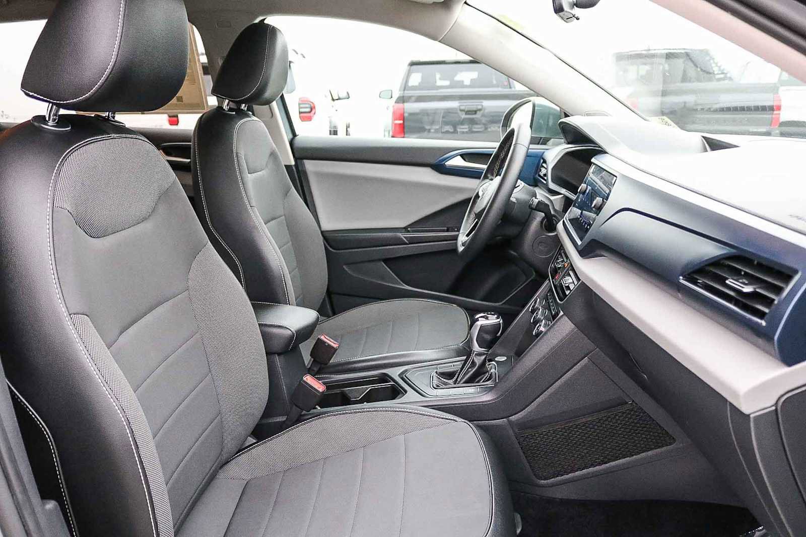 Used 2022 Volkswagen Taos SE image 16