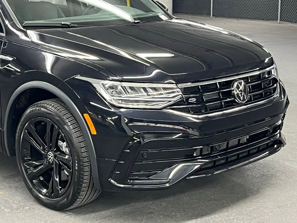 Used 2024 Volkswagen Tiguan SE R-Line image 41