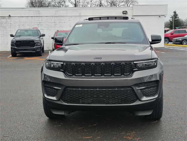 New 2025 Jeep Grand Cherokee 4WD image 36