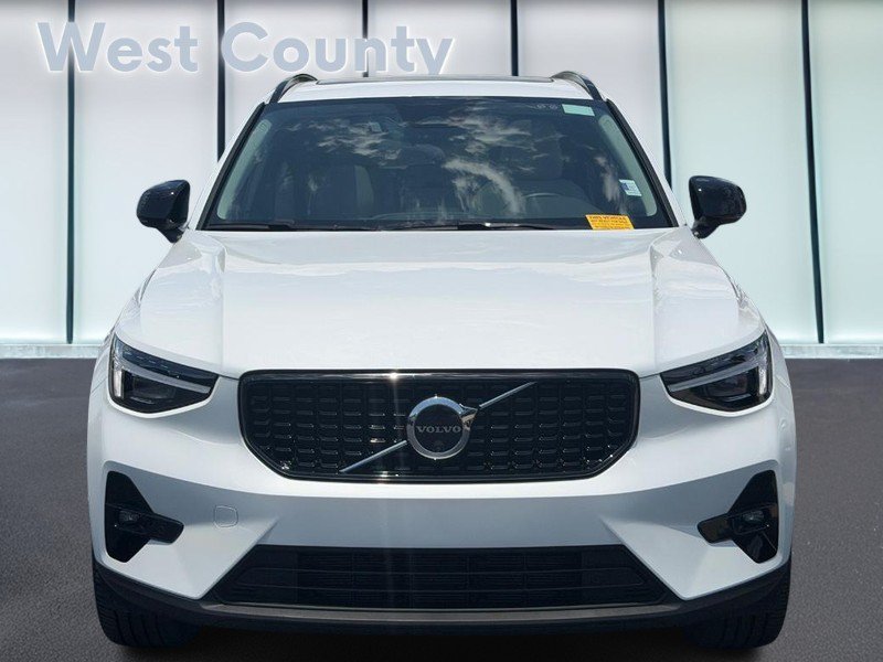 Certified 2026 Volvo XC40 B5 Plus AWD/4WD image 10