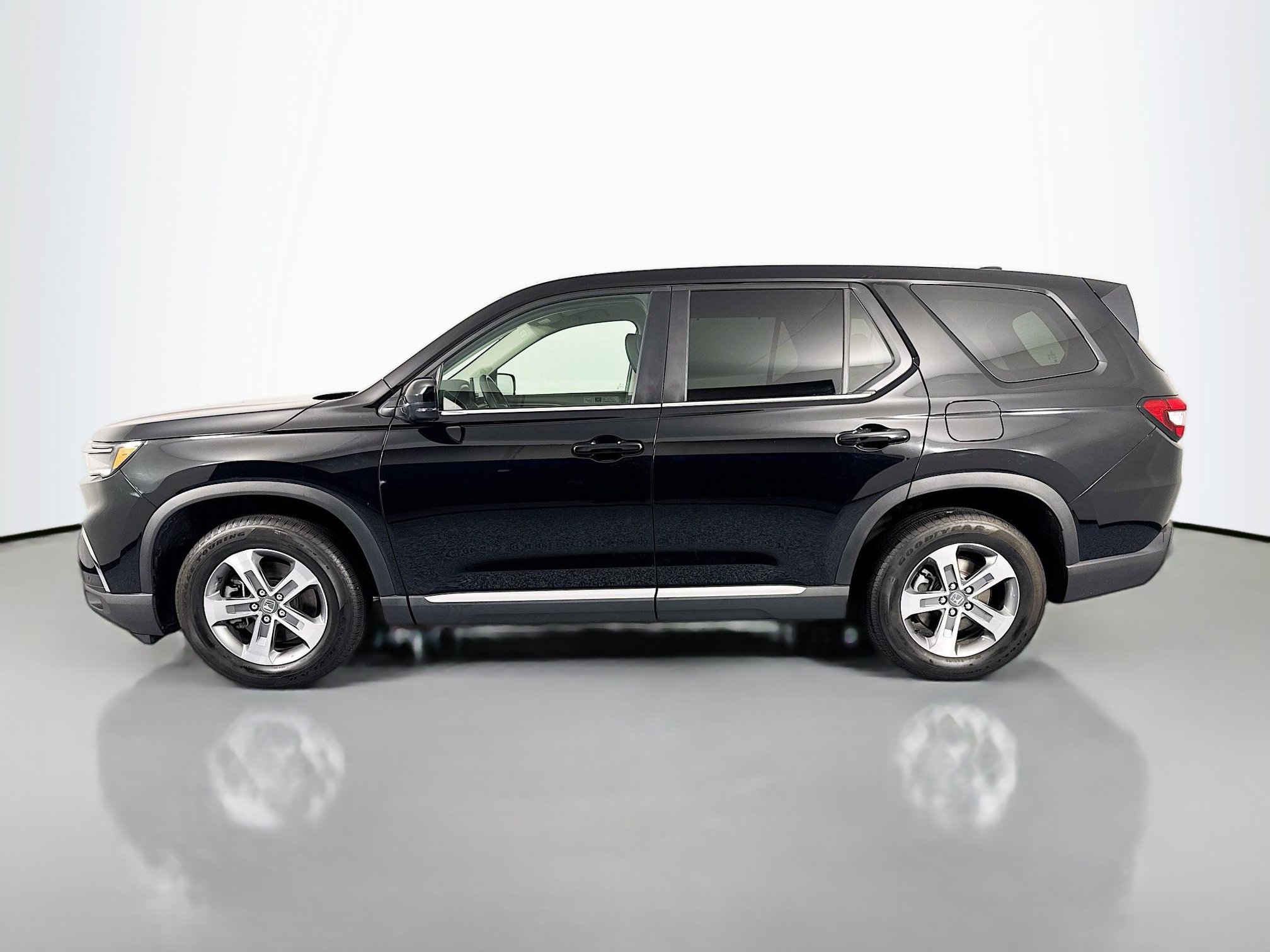 Certified 2025 Honda Pilot EX-L image 8