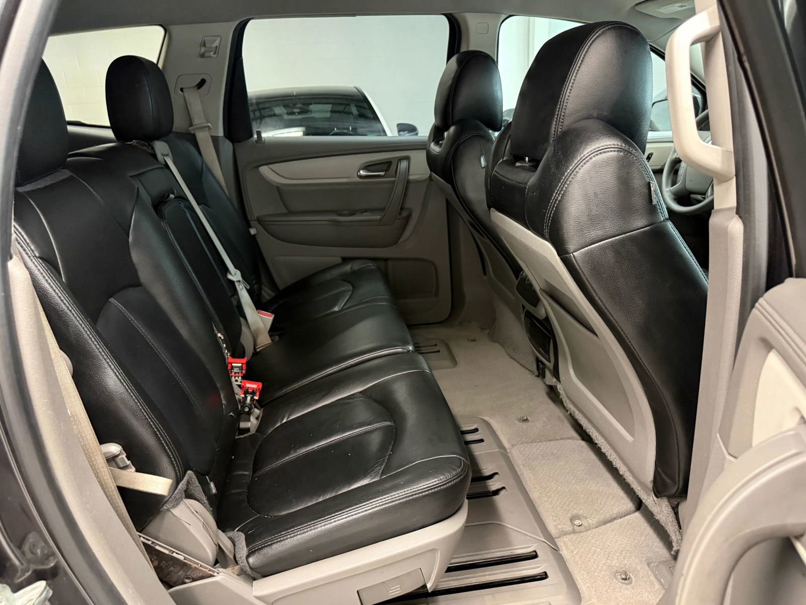 Used 2015 Chevrolet Traverse LS FWD image 23