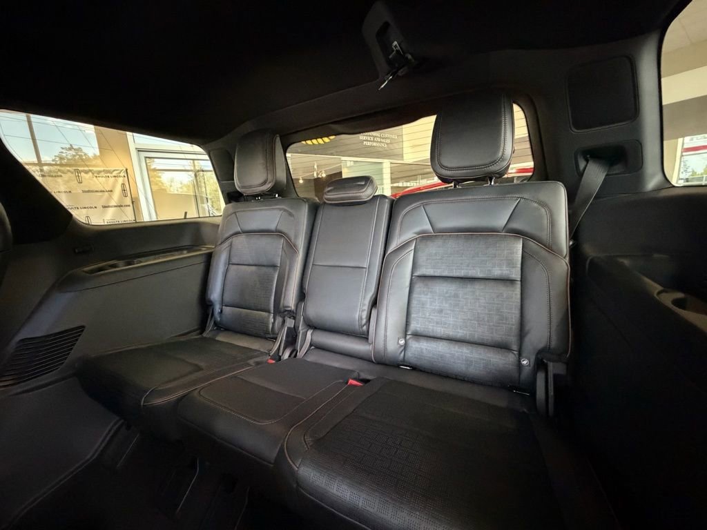 New 2025 Lincoln Navigator Black Label AWD/4WD image 22