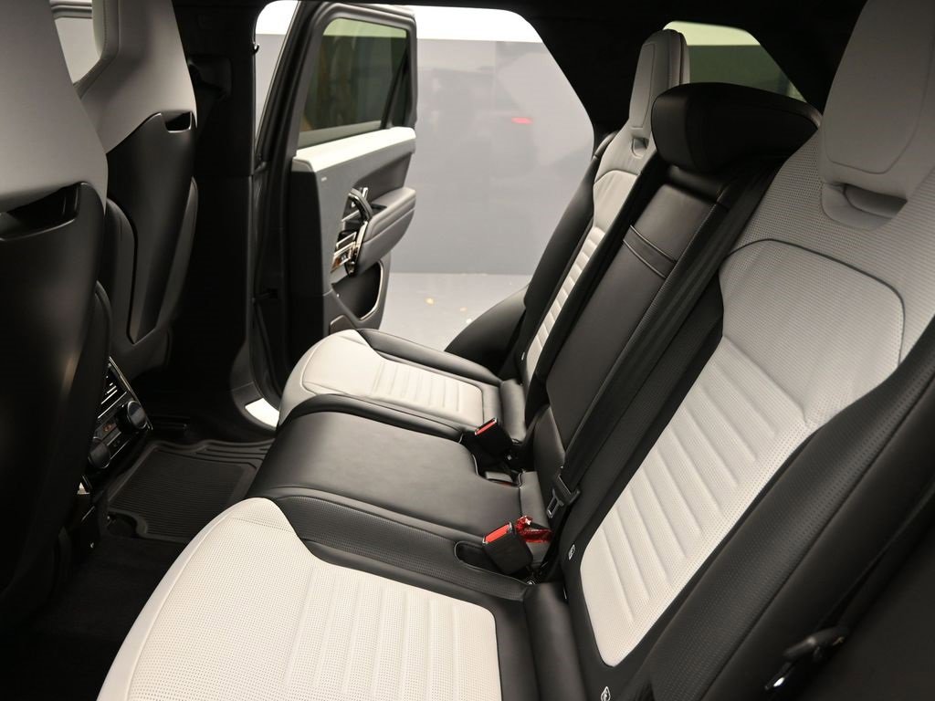 Used 2025 Land Rover Range Rover Sport SV Edition Two image 14