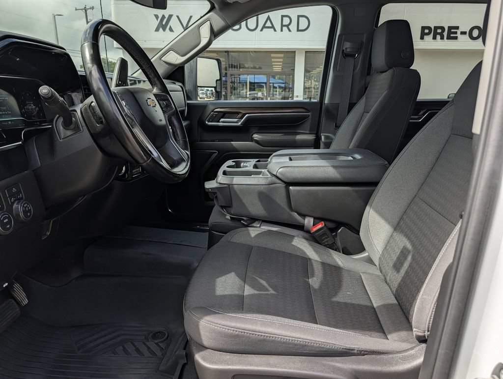 Used 2024 Chevrolet Silverado 2500 LT AWD/4WD image 25