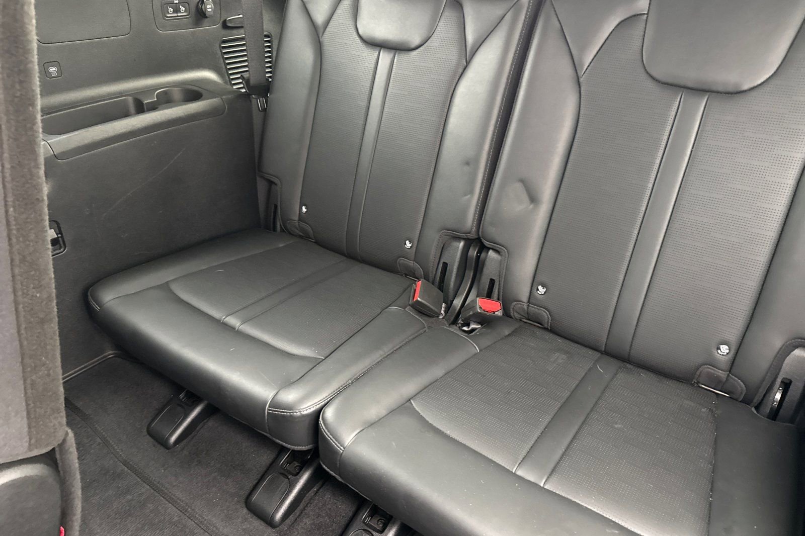 Used 2024 Kia Sorento S image 16