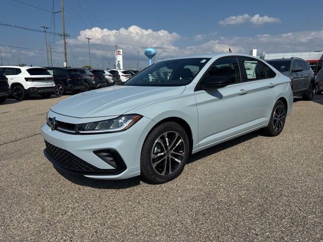 Used 2025 Volkswagen Jetta Sport image 2