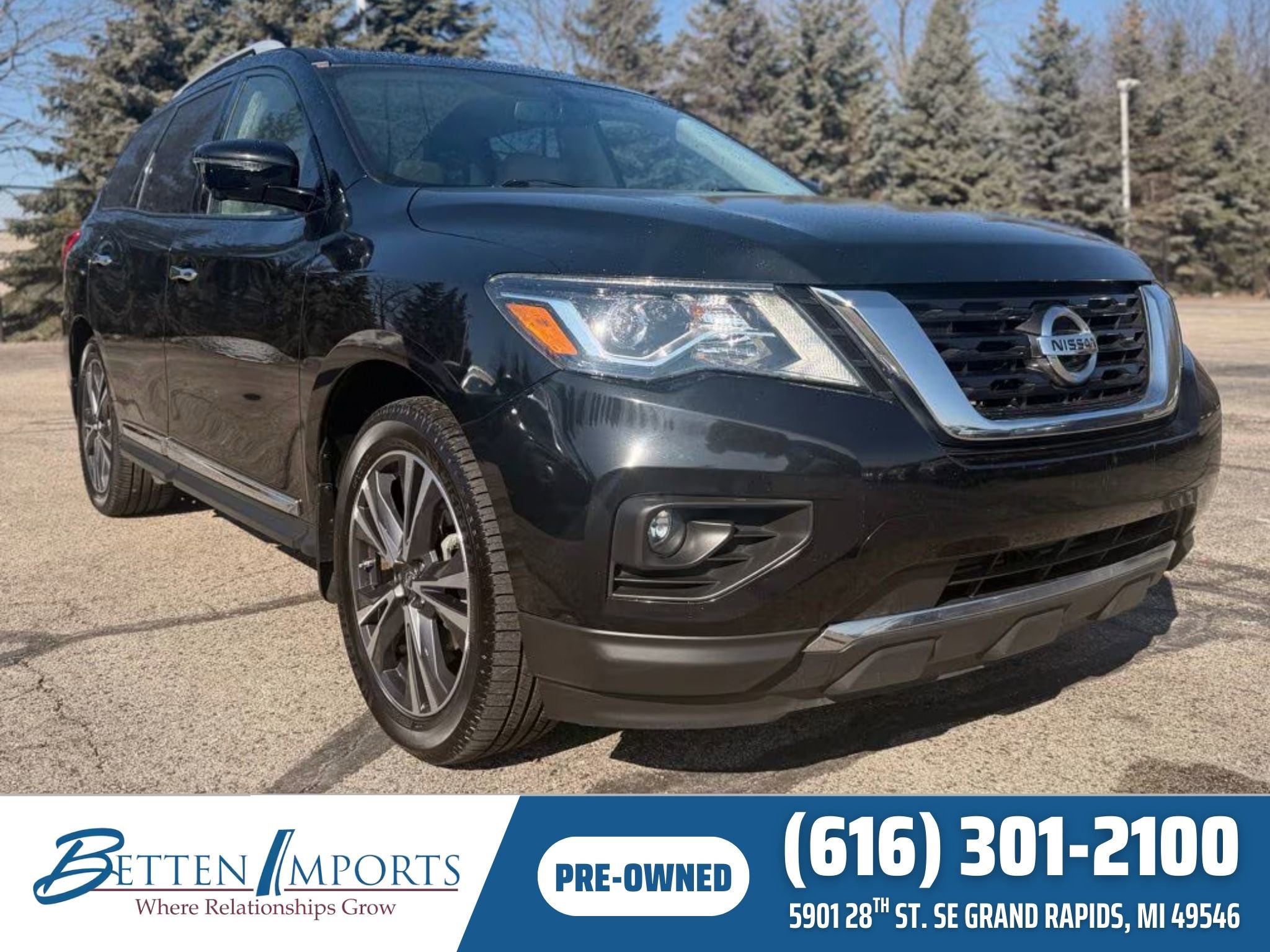 Used 2017 Nissan Pathfinder Platinum w/ Cargo Package image 1