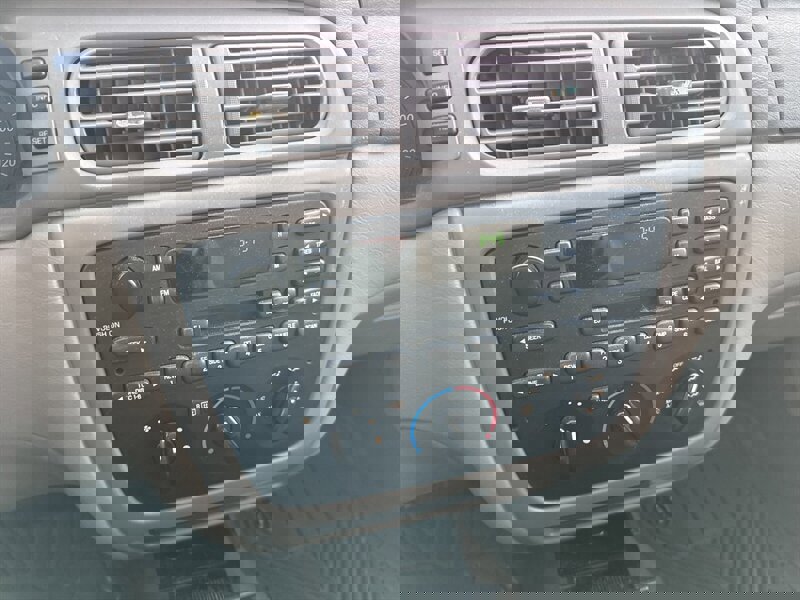 Used 2004 Ford Taurus SE image 17