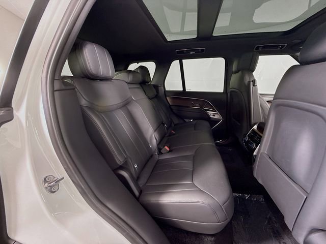 Certified 2025 Land Rover Range Rover SE AWD/4WD image 29