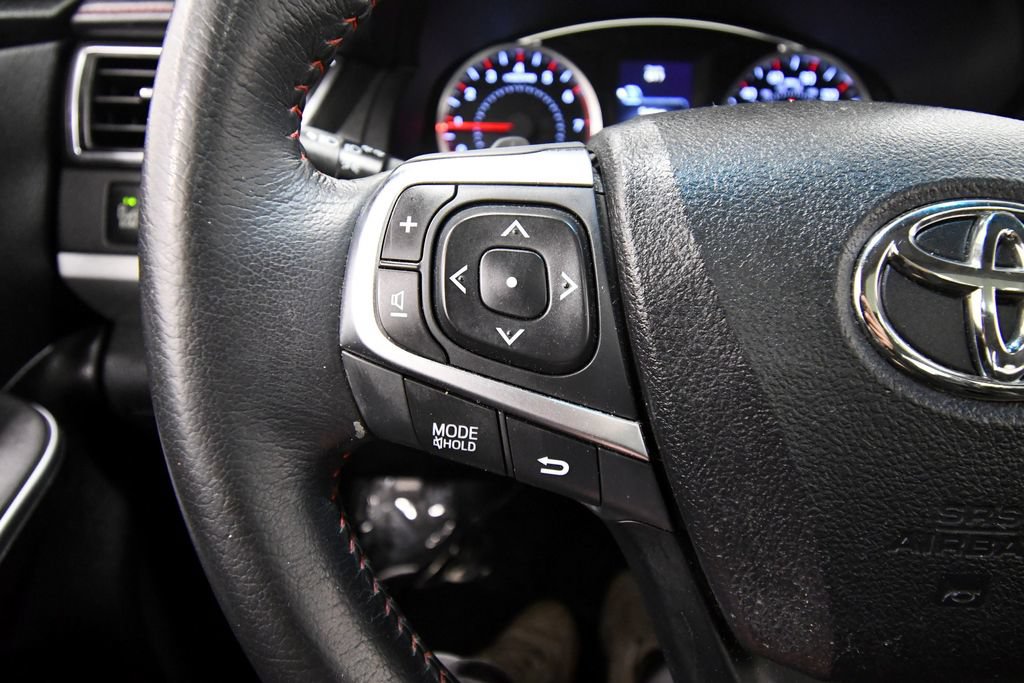 Used 2015 Toyota Camry XSE FWD image 21