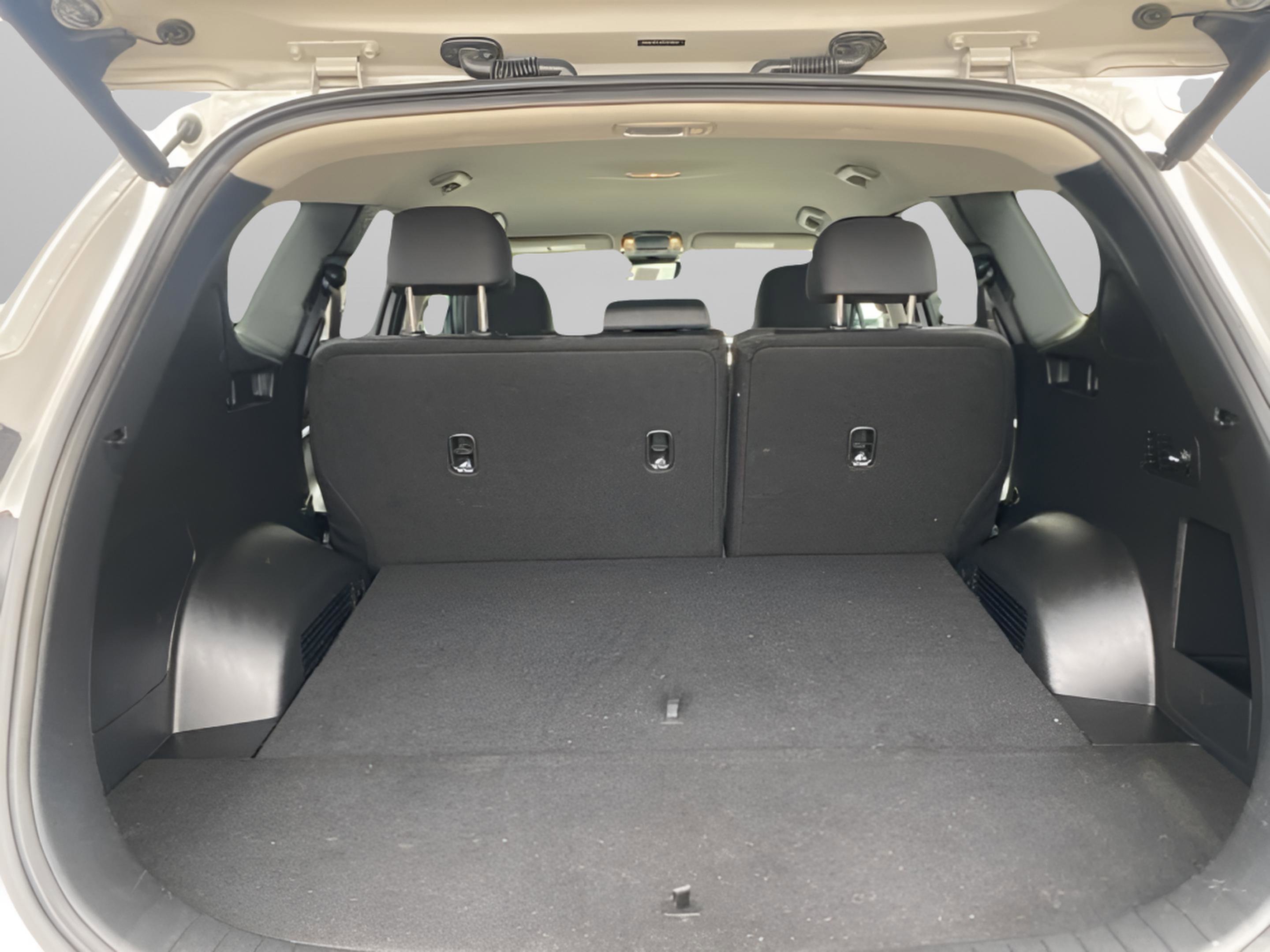 Used 2023 Hyundai Santa Fe SEL image 34