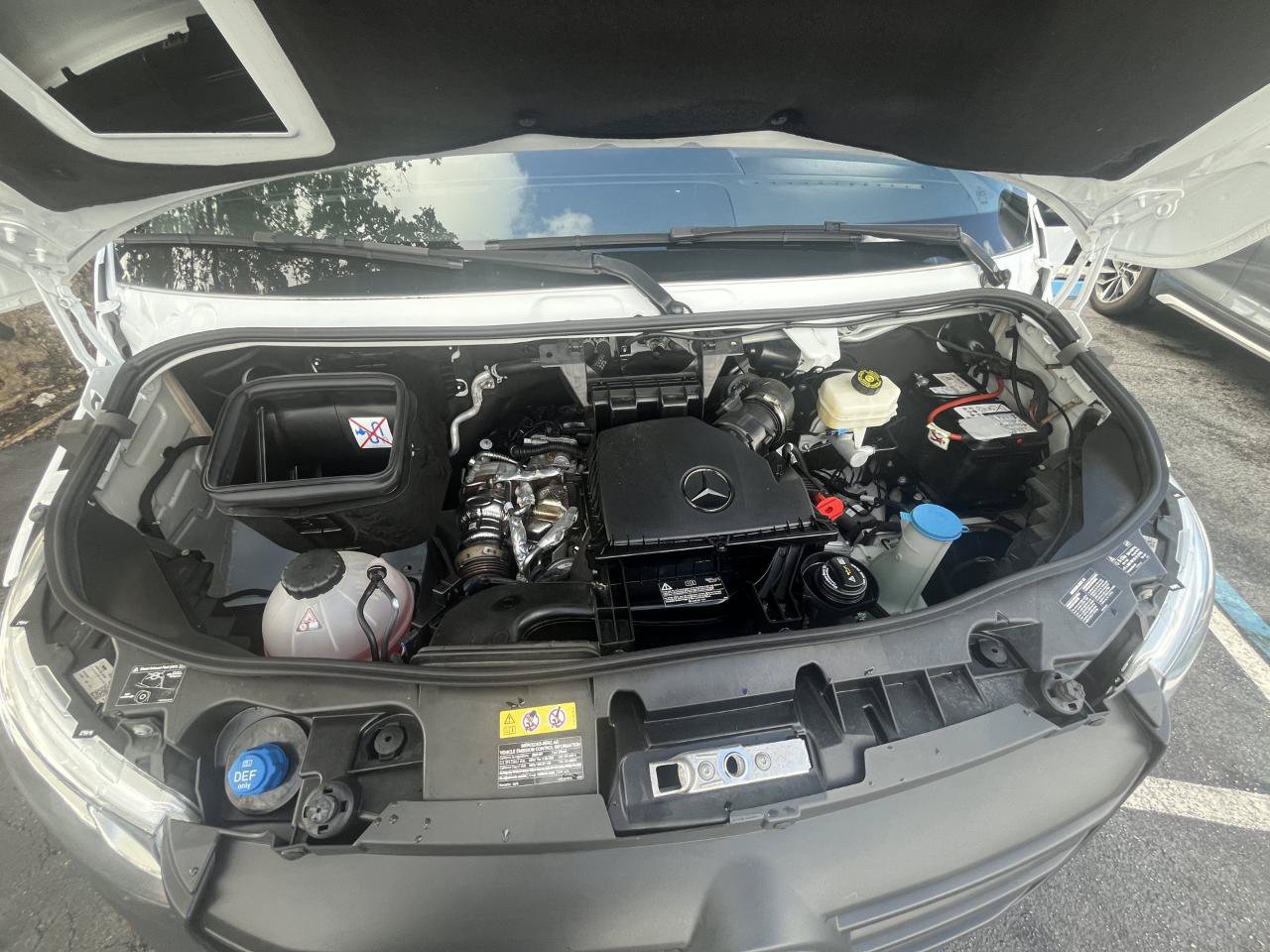 Used 2023 Mercedes-Benz Sprinter 4500 image 31