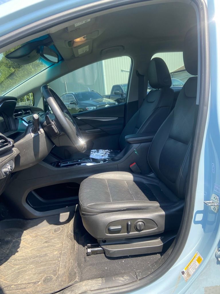 Used 2023 Chevrolet Bolt LT w/ Infotainment Package image 11