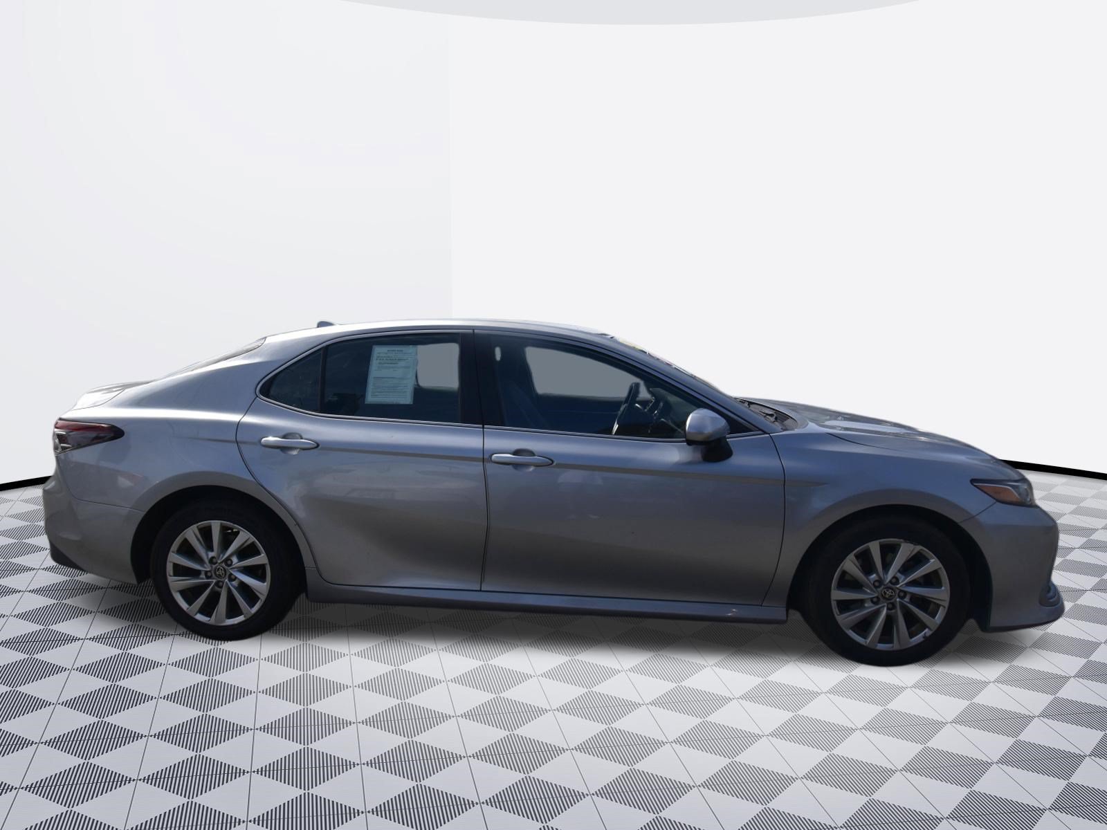 Used 2023 Toyota Camry LE FWD image 4