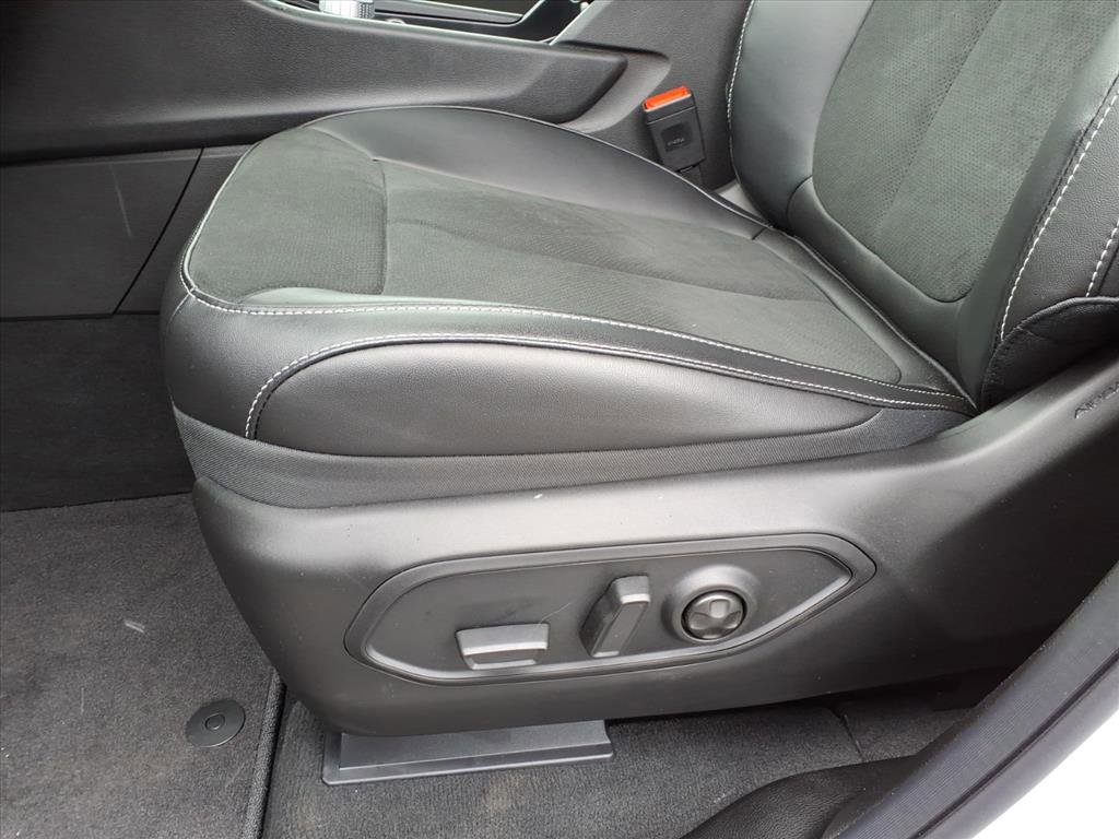 New 2026 Jeep Grand Cherokee Altitude image 16