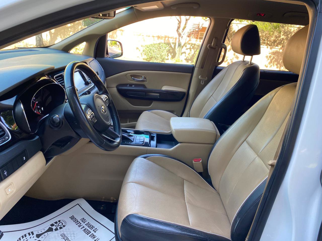 Used 2018 Kia Sedona EX FWD image 33