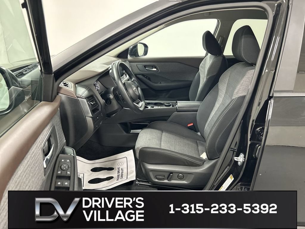Used 2023 Nissan Rogue SV AWD/4WD image 9