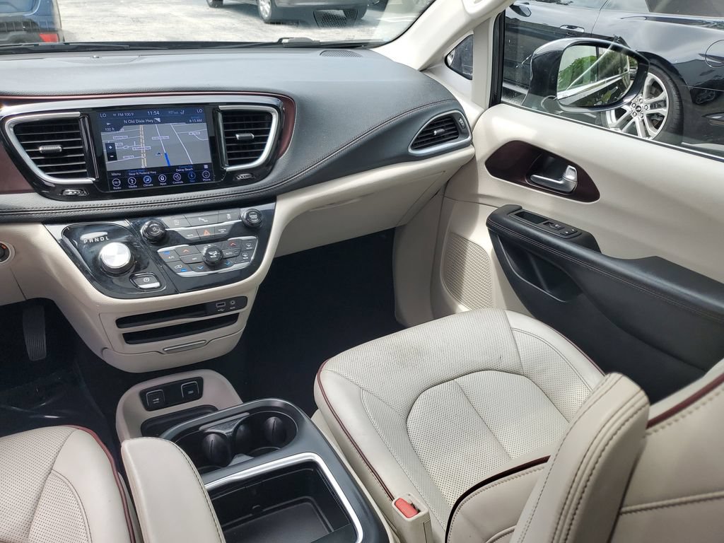 Used 2019 Chrysler Pacifica Limited FWD image 19