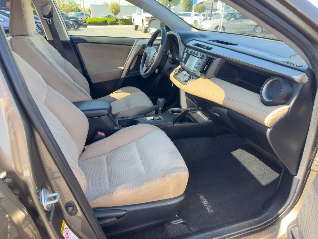 Used 2014 Toyota RAV4 XLE AWD/4WD image 12