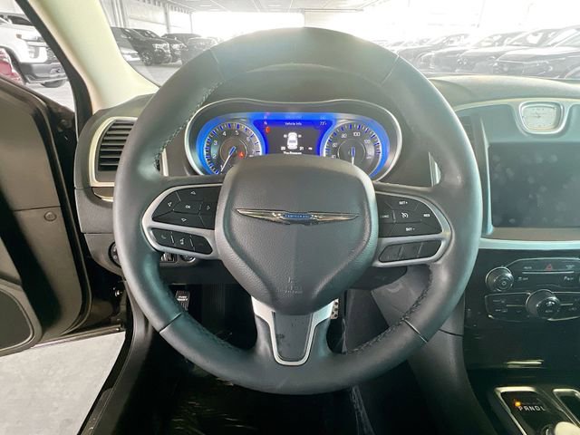 Used 2023 Chrysler 300 Touring L w/ Comfort Group image 16