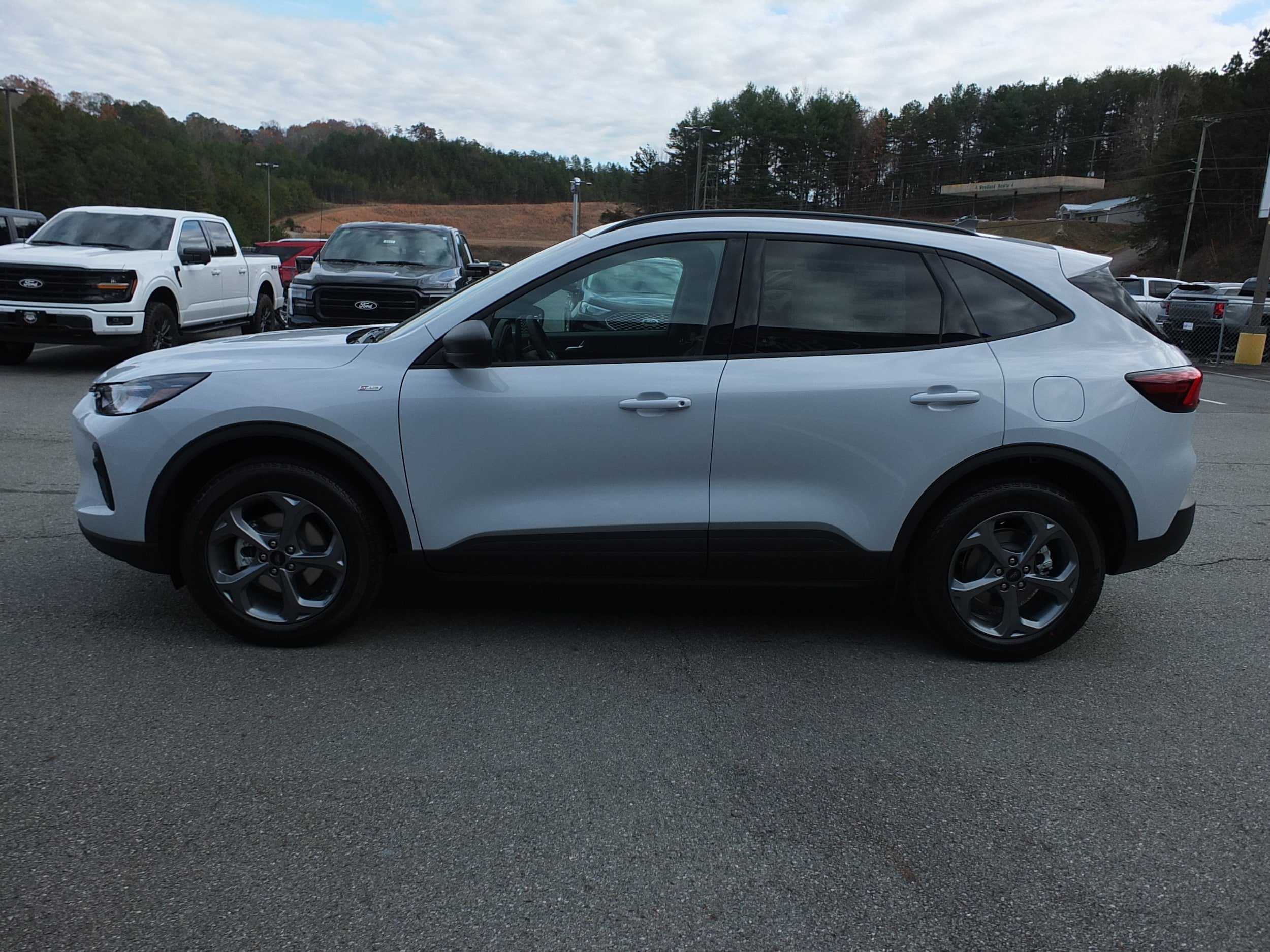 New 2026 Ford Escape ST-Line w/ Tech Pack #1 AWD/4WD image 6