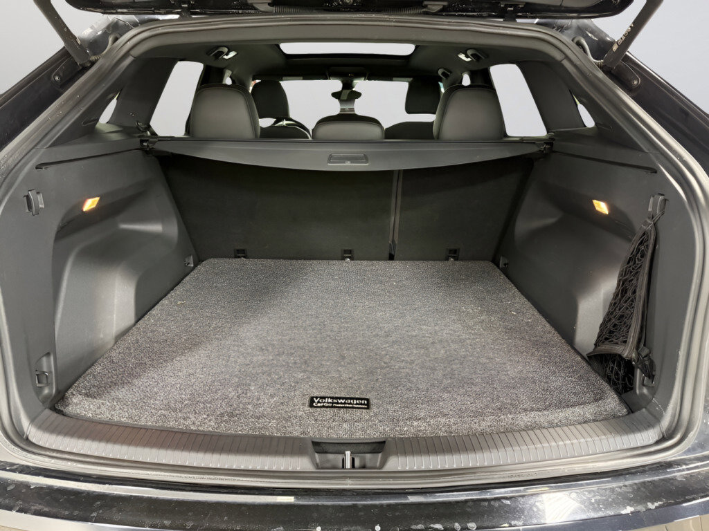 Certified 2023 Volkswagen Atlas Cross Sport SEL Premium R-Line image 9