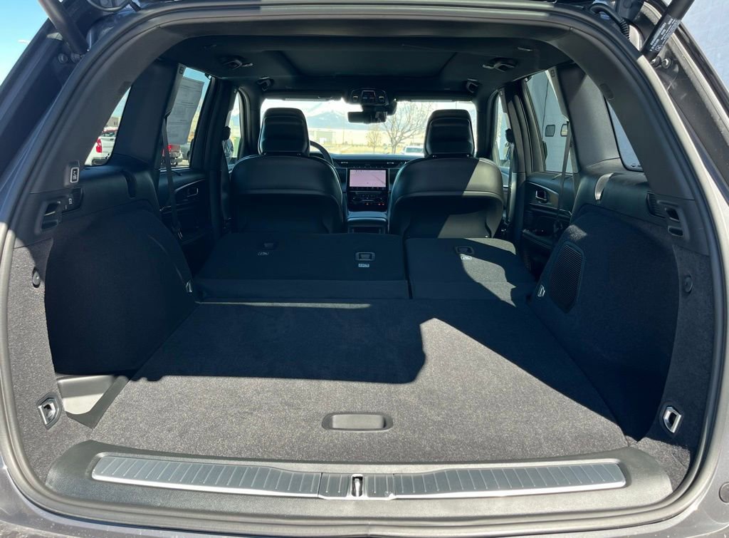 New 2025 Jeep Grand Cherokee Overland w/ Luxury Tech Group IV image 32