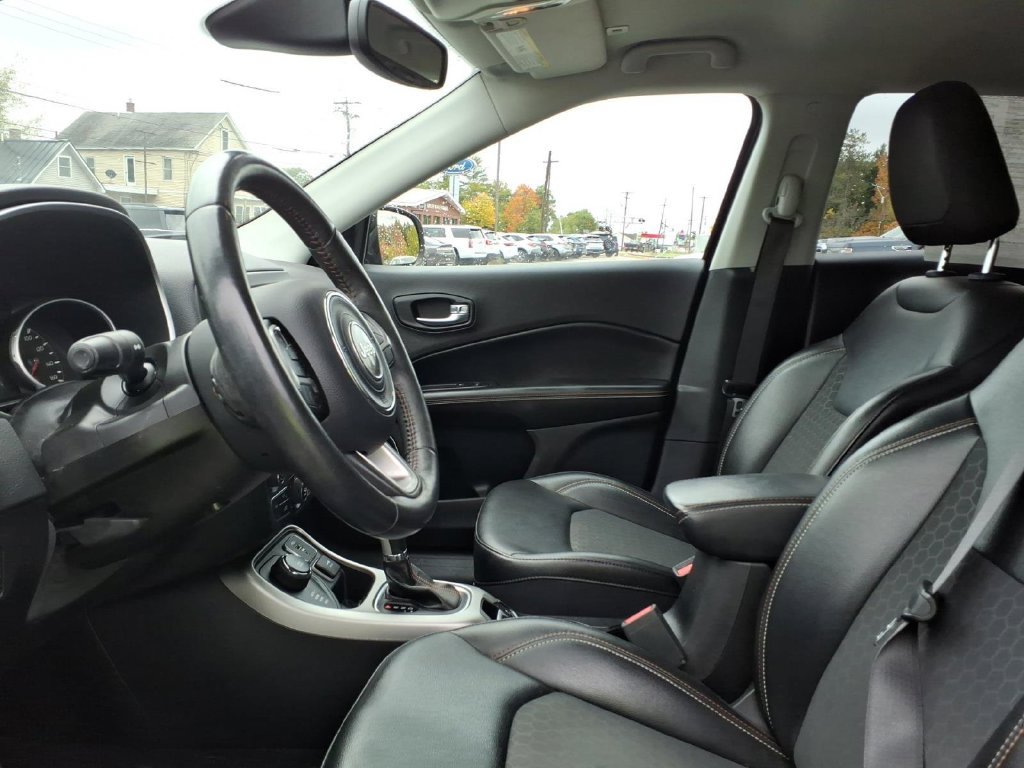 Used 2019 Jeep Compass Latitude w/ Popular Equipment Group AWD/4WD image 14